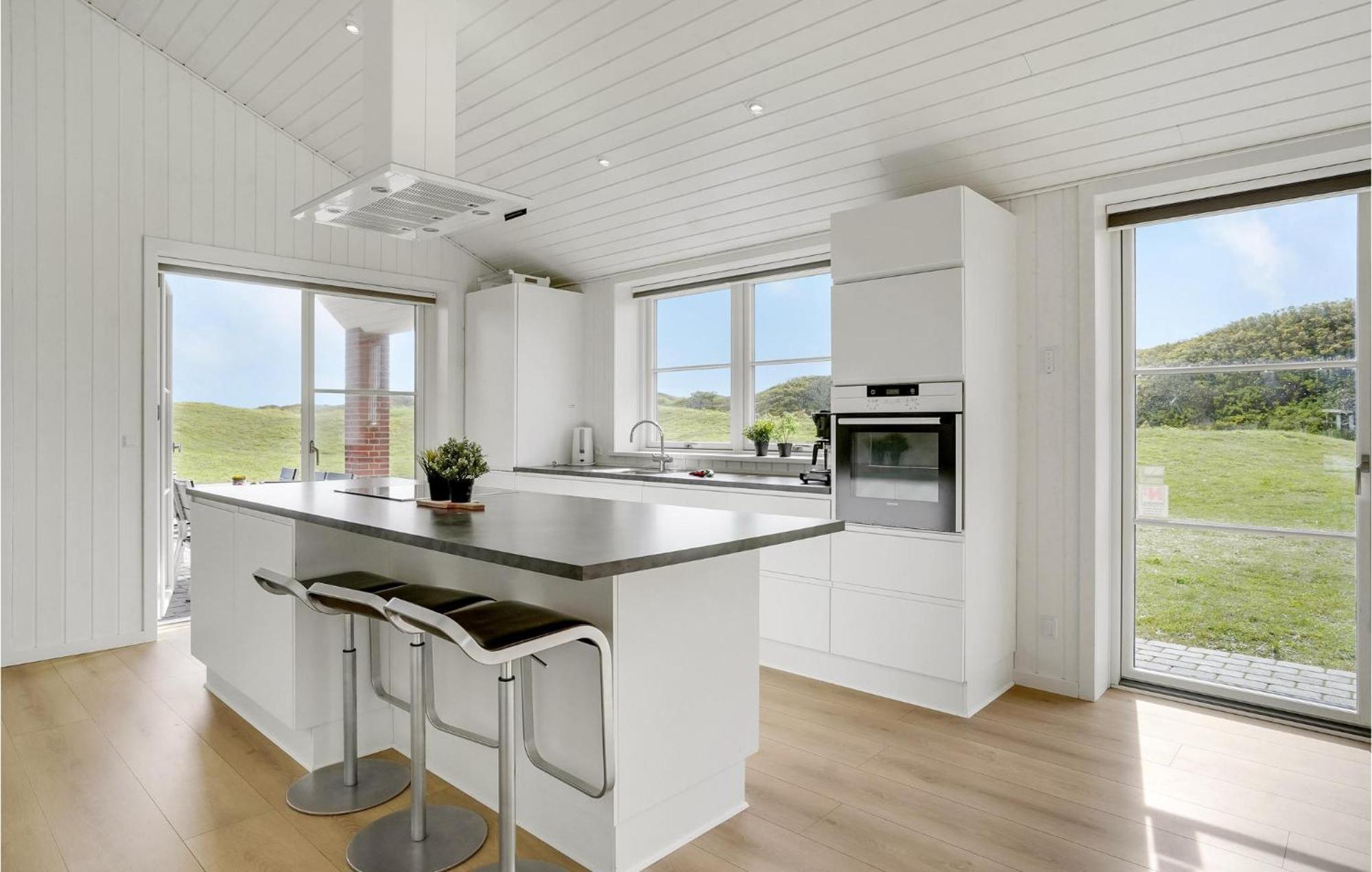 Amazing Home In Blavand With Wifi Exterior photo